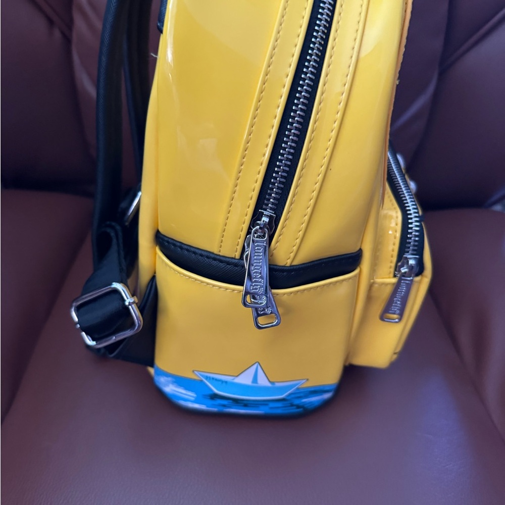 Loungefly IT Pennywise Mini Backpack and Card Wallet Bundle Glow in the Dark NWT - Picture 4 of 10